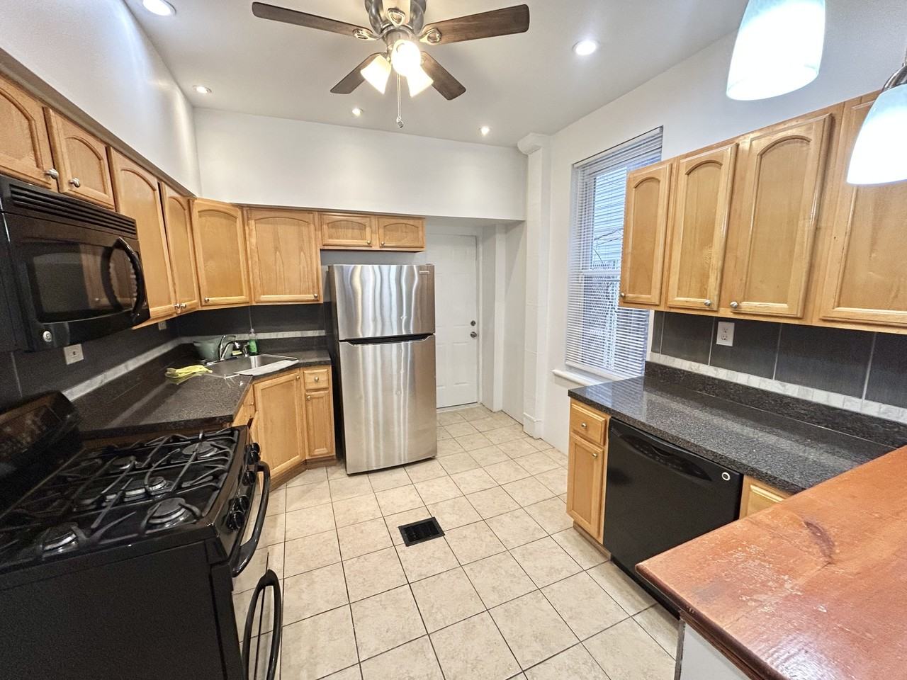 2409 N Park Ave - Photo 3 of 8