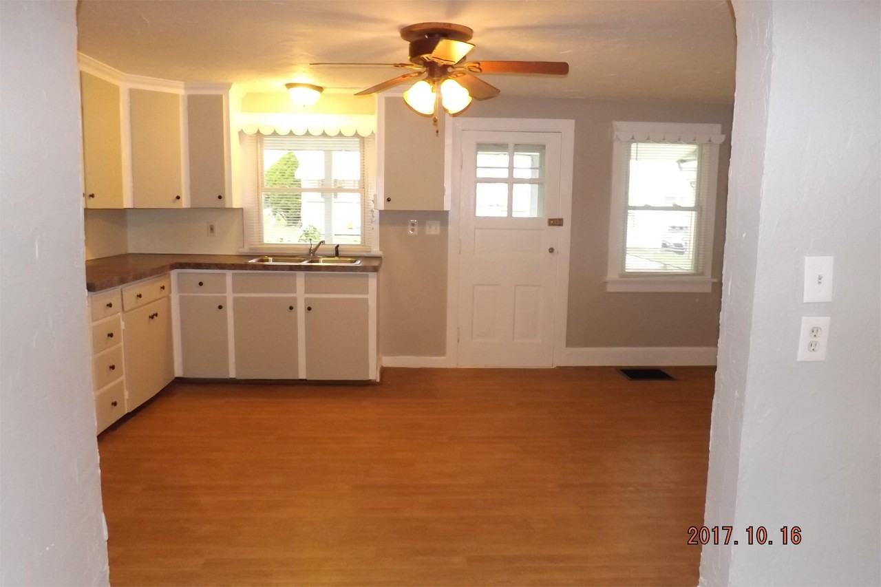 21 E Lancaster St #21 - Photo 7 of 20