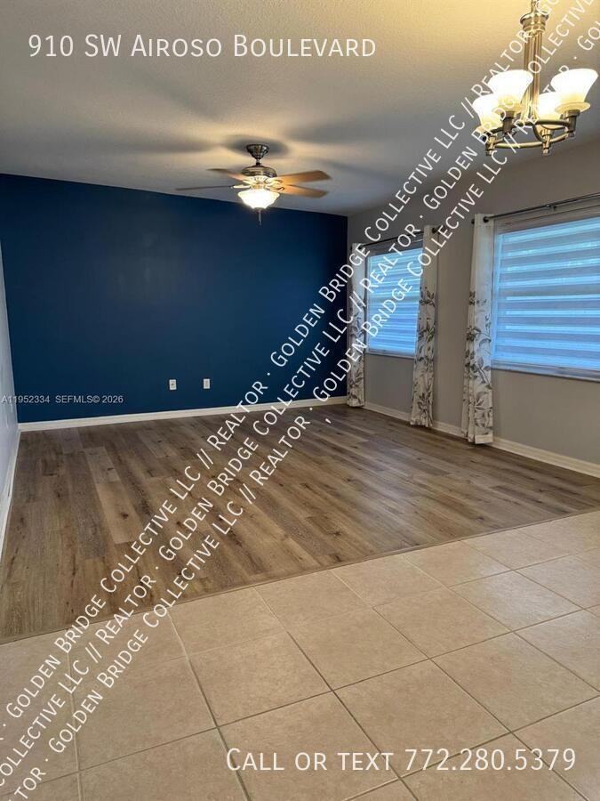 910 Sw Airoso Blvd - Photo 3 of 10