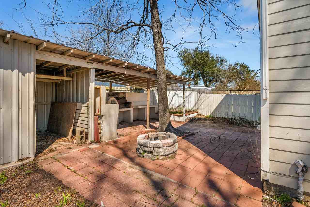 407 E Shamrock Ave - Photo 6 of 28