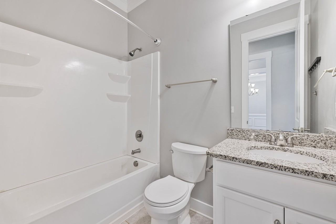 704 Kenway Loop - Photo 4 of 22