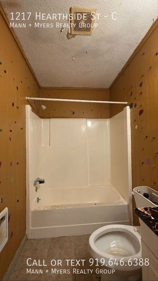 1217 Hearthside St #C - Photo 5 of 12