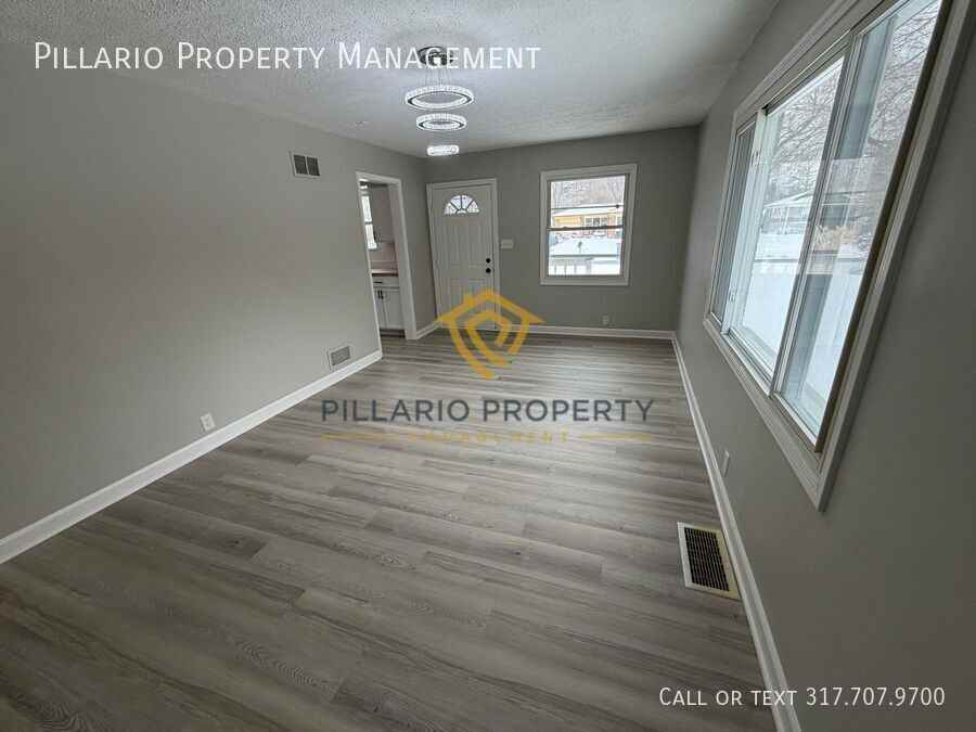 6116 Gifford St - Photo 3 of 11