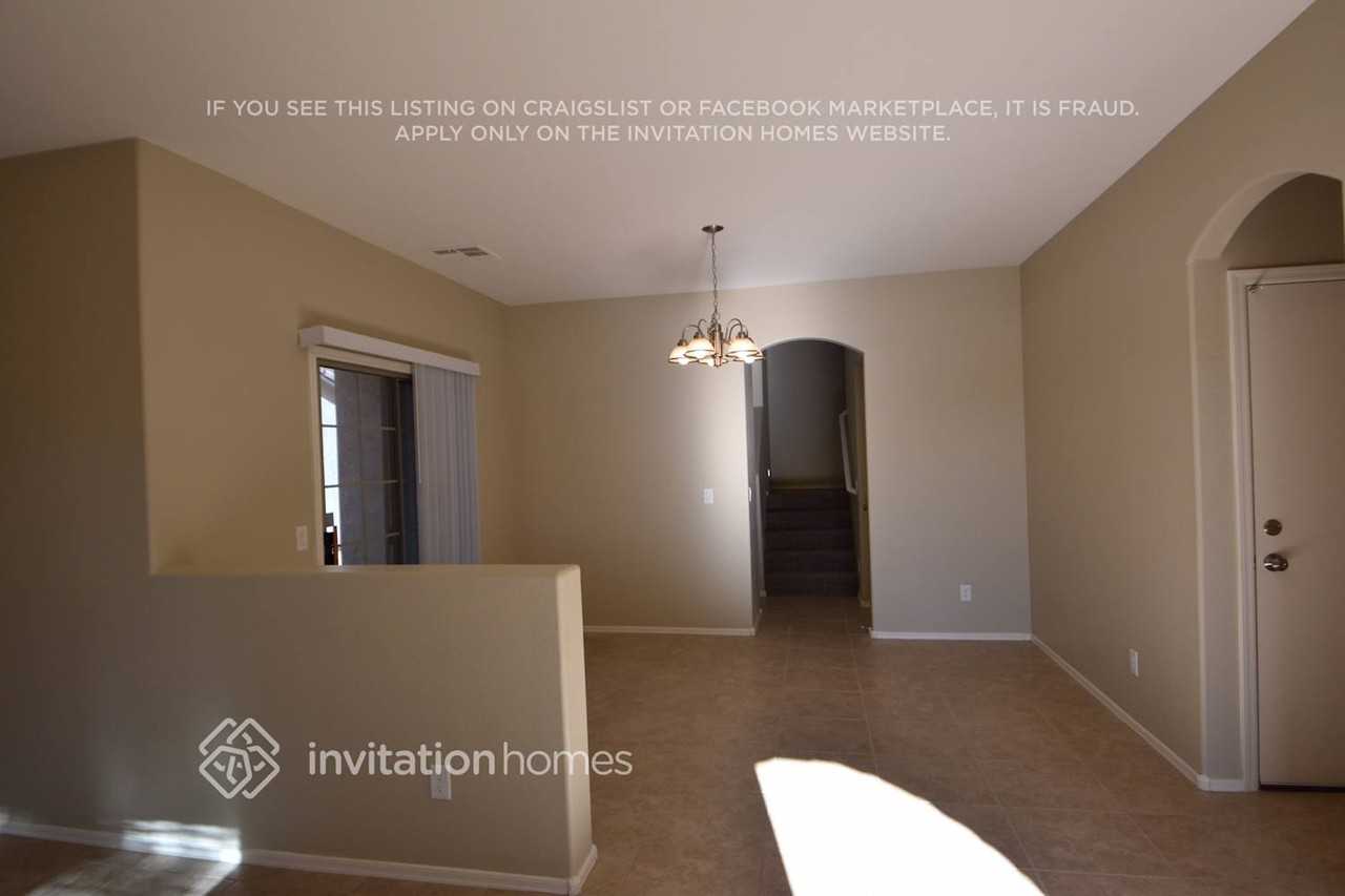 17727 W Banff Ln - Photo 6 of 13