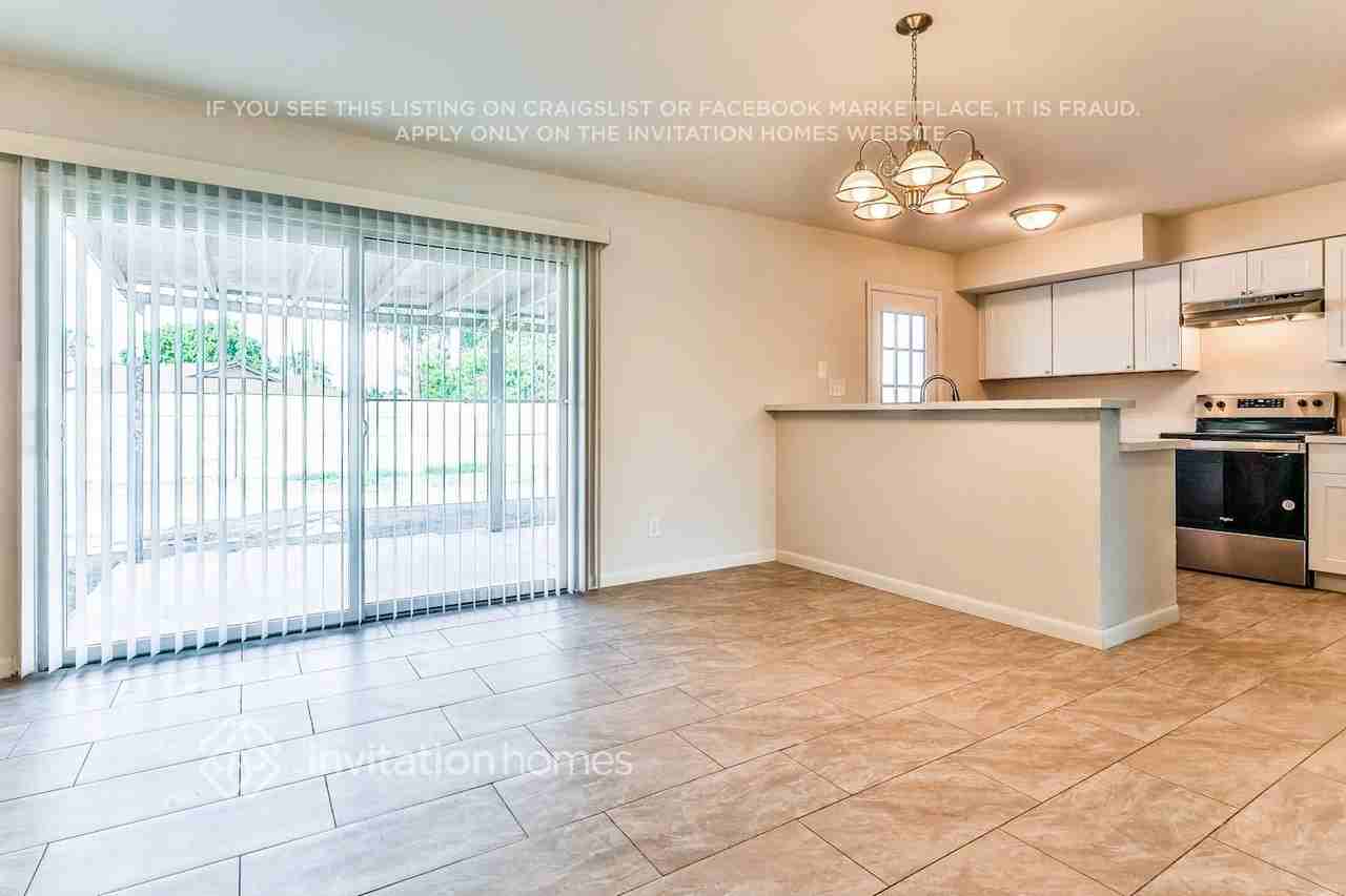 4718 S Hazelton Ln - Photo 6 of 16