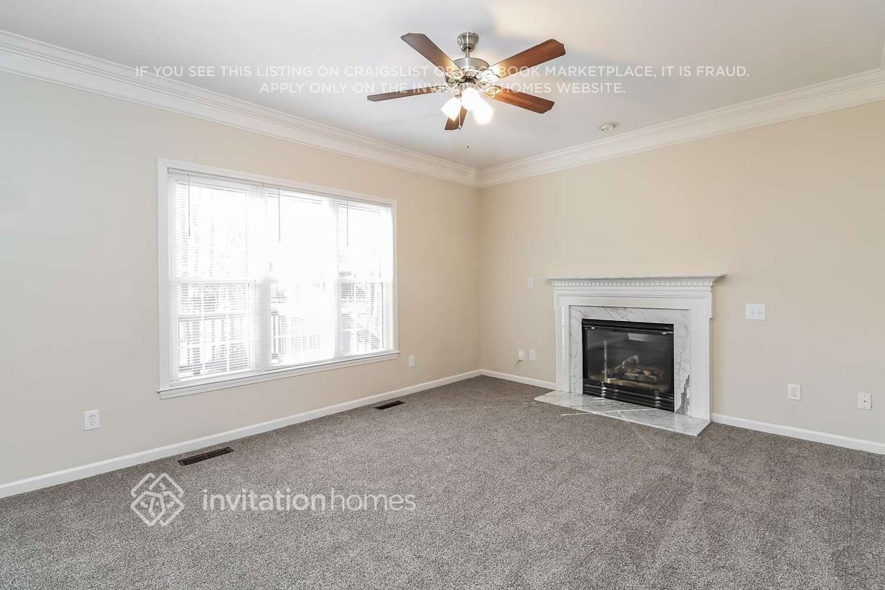 406 Pembroke Ln - Photo 6 of 18