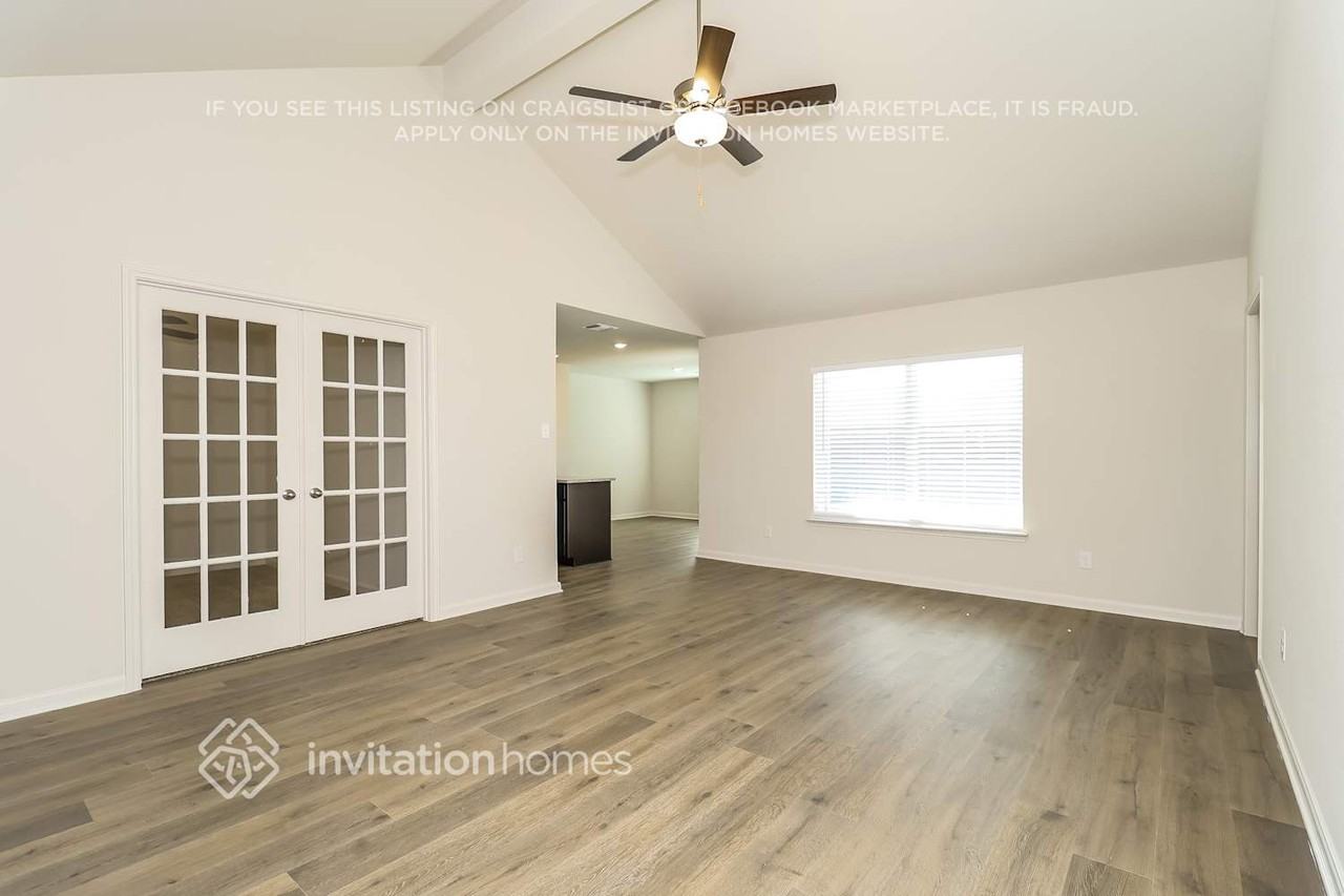 1329 Wind Drift Way - Photo 3 of 17