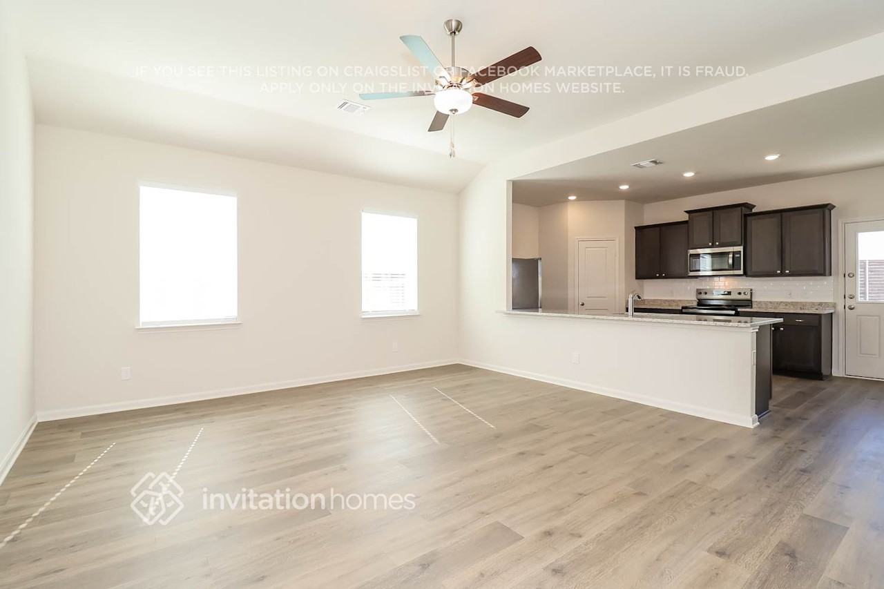1345 Wind Drift Way - Photo 3 of 17