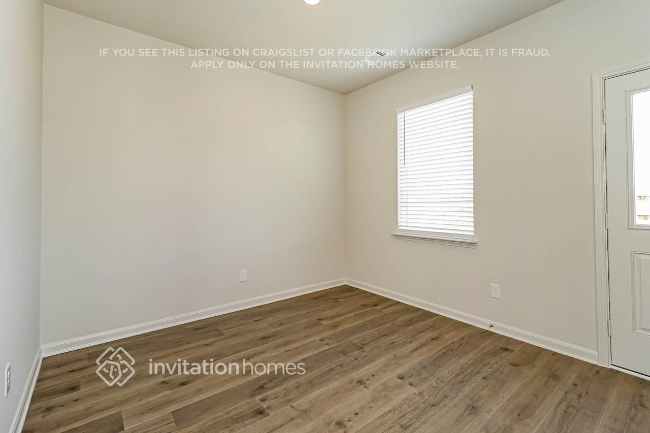 10020 Pilot Pl - Photo 5 of 17