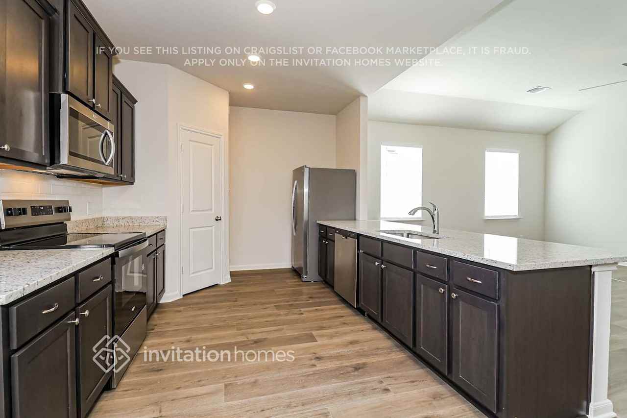 10020 Pilot Pl - Photo 6 of 17