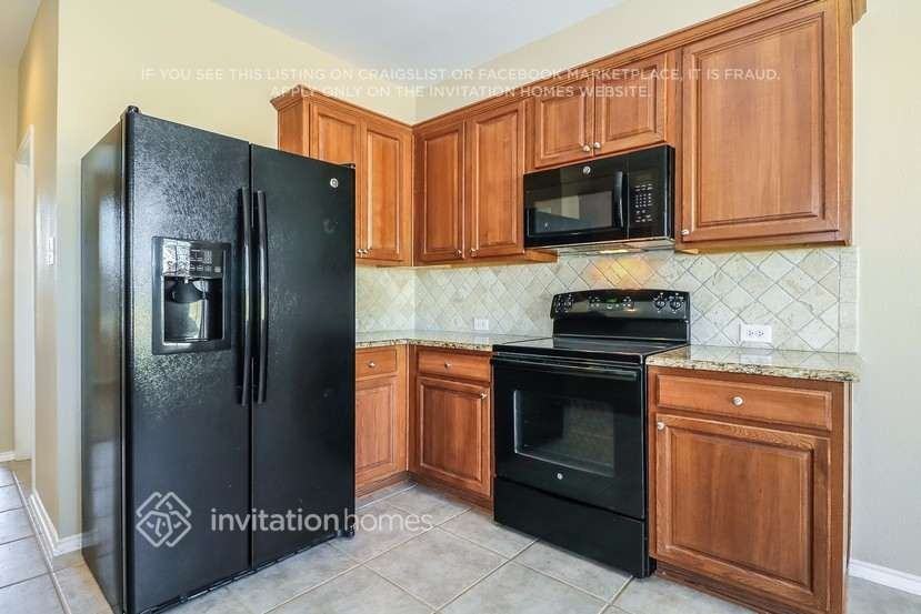 1116 Melrose Dr - Photo 7 of 26