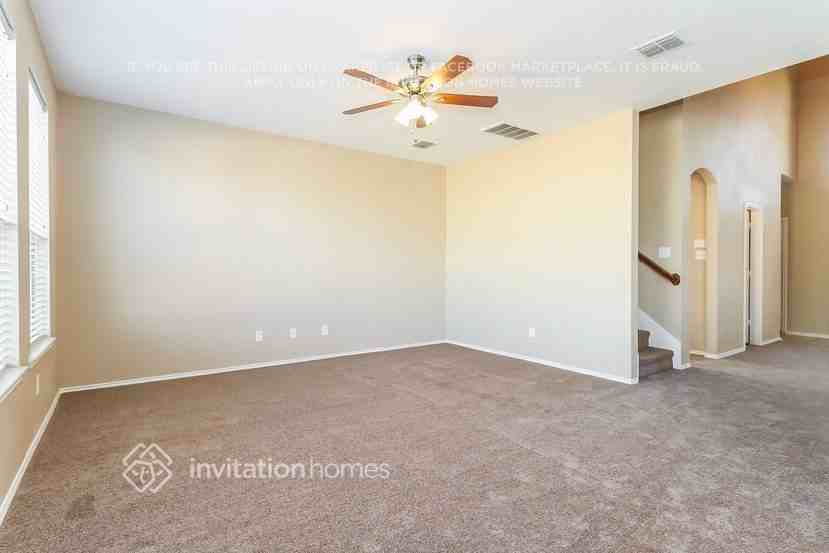 1116 Melrose Dr - Photo 3 of 24