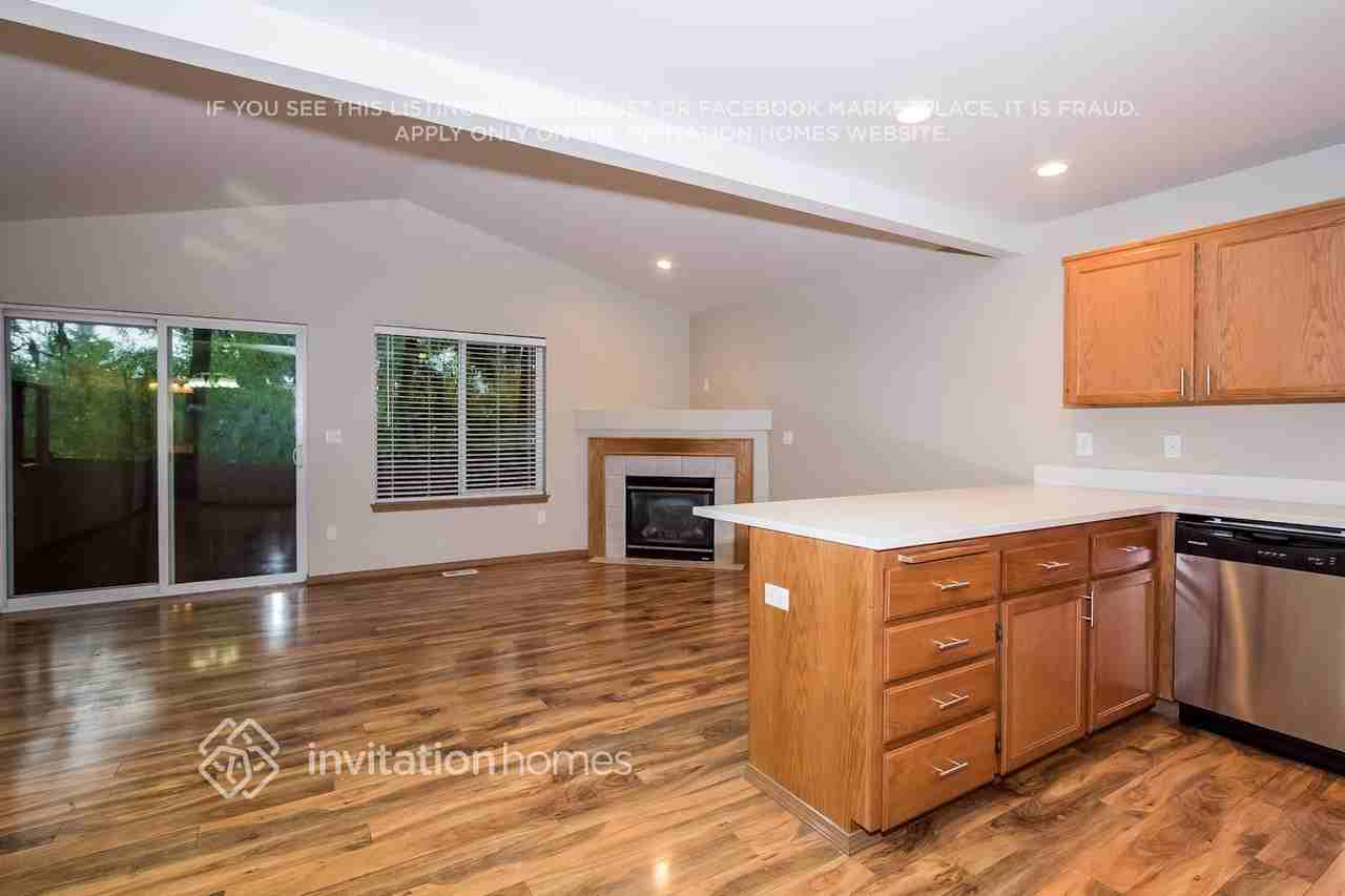 6825 154th Street Ct E - Photo 4 of 21