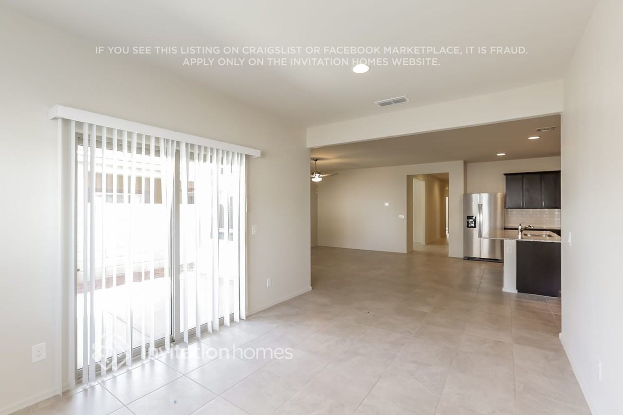 25191 W Chipman Rd - Photo 5 of 21