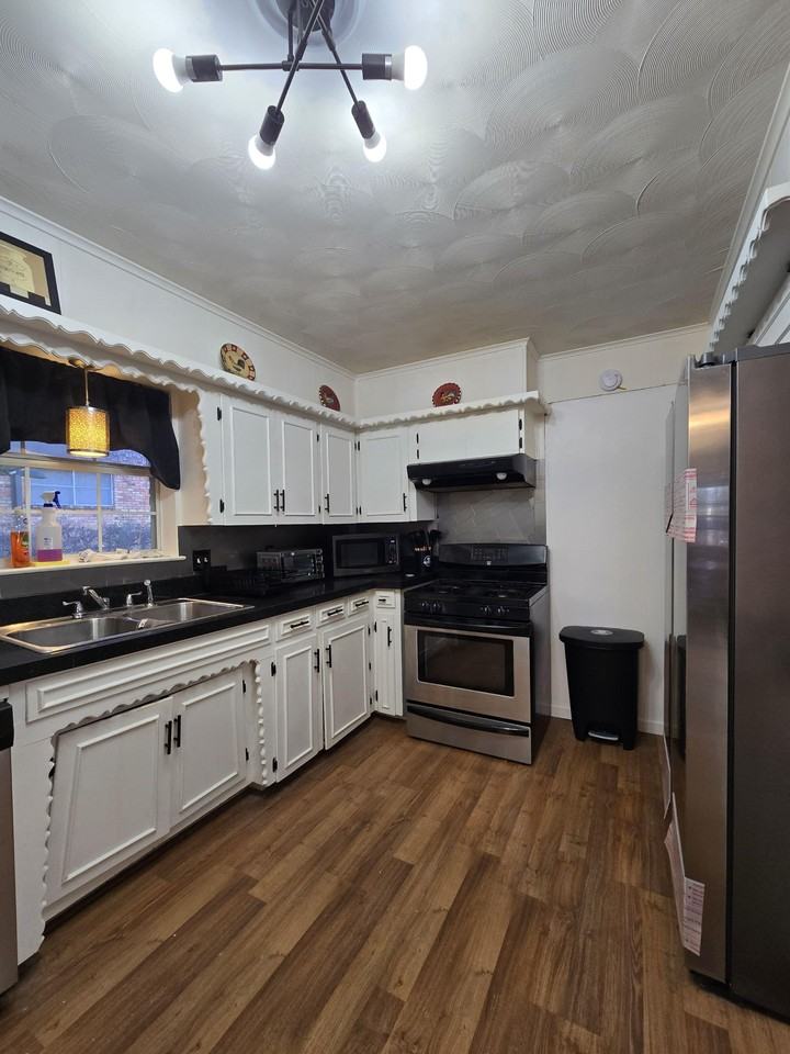 Laurel Canyon Dr - Photo 3 of 50