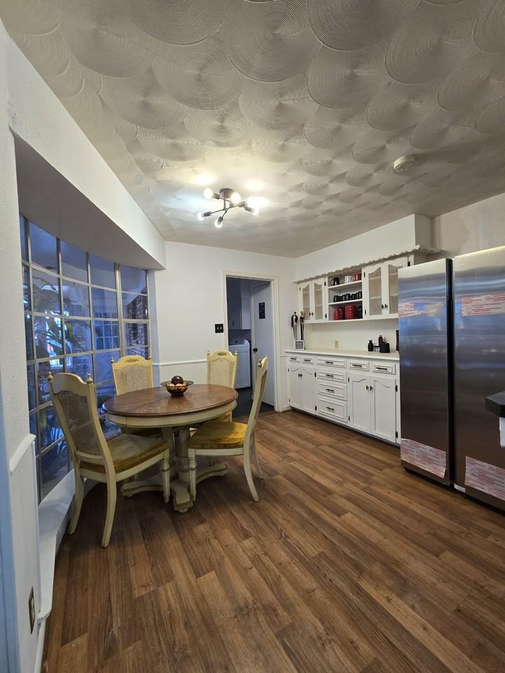 Laurel Canyon Dr - Photo 5 of 50