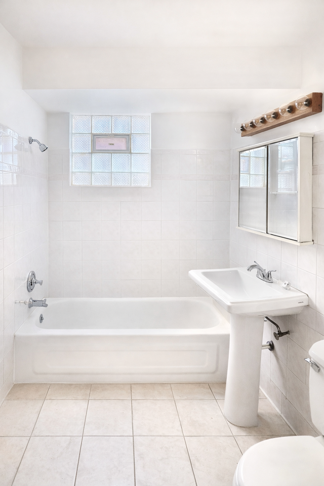 1539 W 71st St #2 - Photo 4 of 7