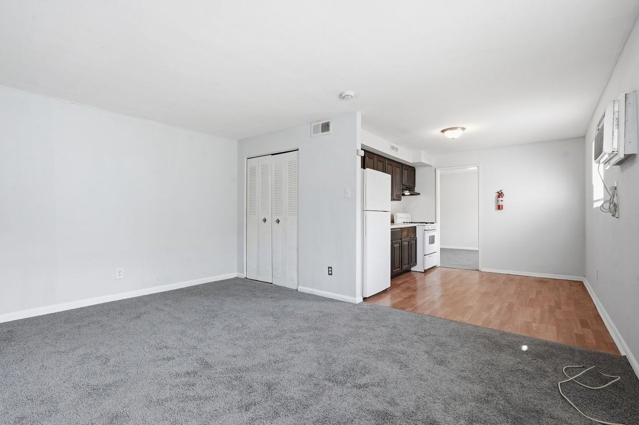 Palmyra Arms Apartments - Photo 5 of 20