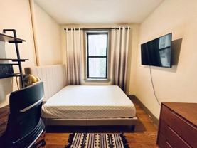 Private Bedroom in 4 Bedroom/2 Bathroom Home - Photo 1 of 1