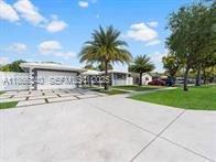 Miami Lakeway S - Photo 2 of 8