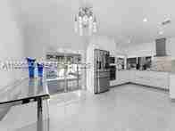 Miami Lakeway S - Photo 4 of 8