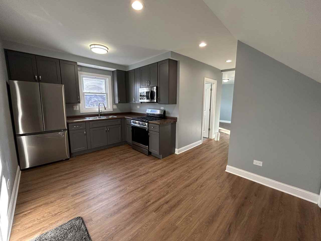 2717 N Rutherford Ave #2 - Photo 2 of 8