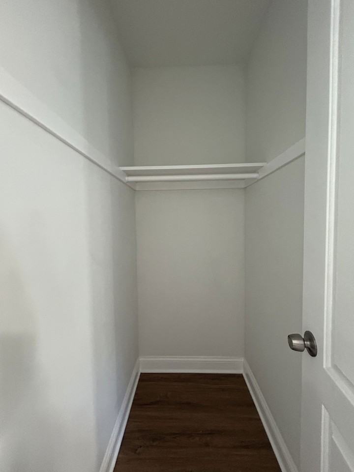 2717 N Rutherford Ave #2 - Photo 4 of 8