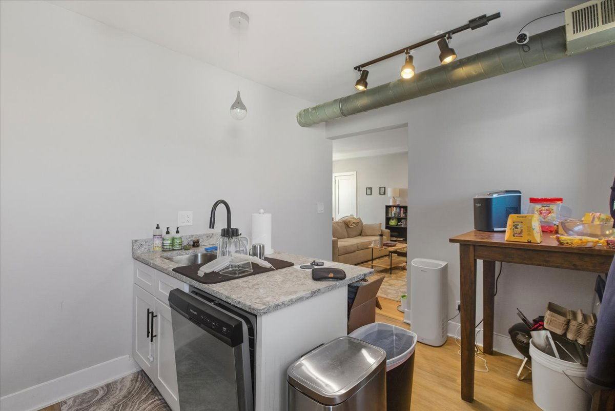 4004 N Bell Ave #2D - Photo 3 of 8