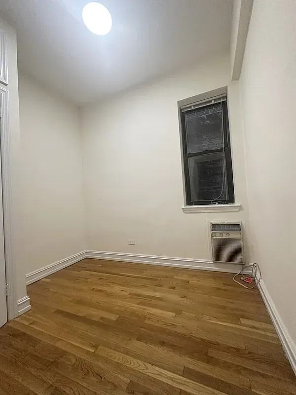 333 E 84th St #1E - Photo 3 of 7