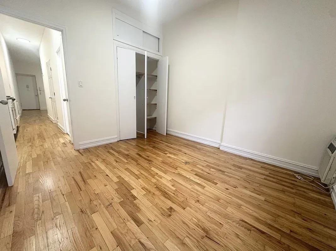 333 E 84th St #1E - Photo 5 of 7