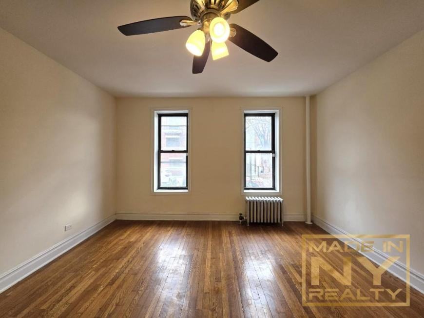 3284 45th St - Photo 3 of 9