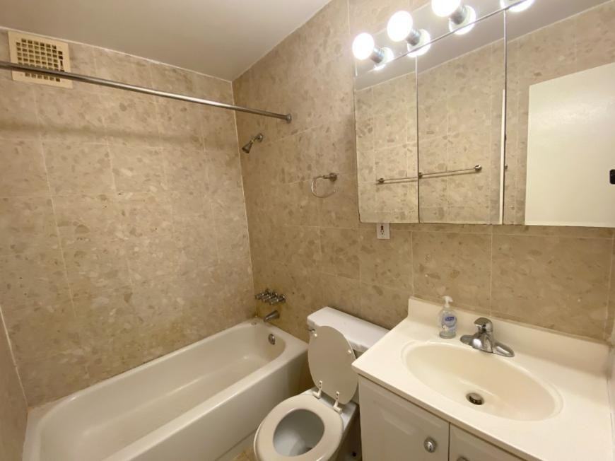 304 W 92nd St - Photo 5 of 10