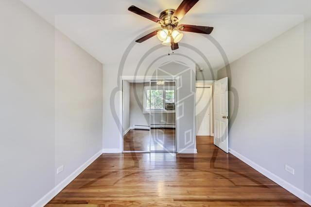 822 Seward St - Photo 6 of 10