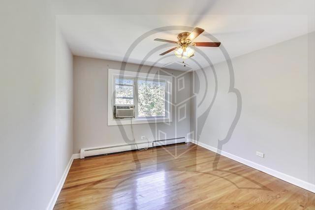 822 Seward St - Photo 7 of 10