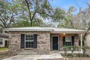 featured image of 2140 Thomas Ct