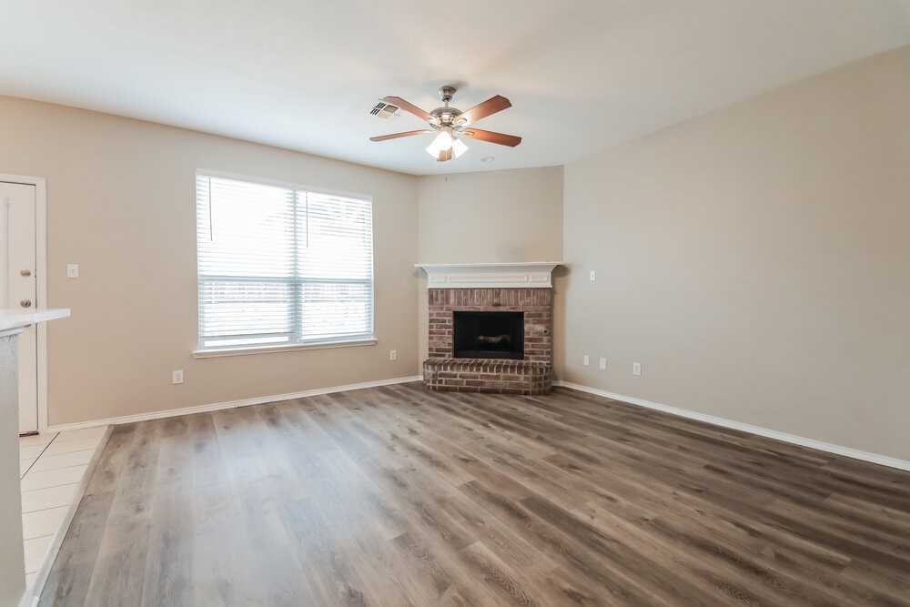 415 Fisherman Trl - Photo 4 of 16