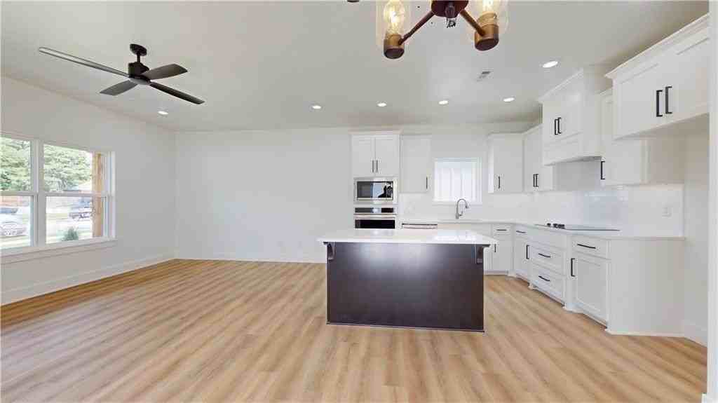 510 W Olive St - Photo 6 of 30