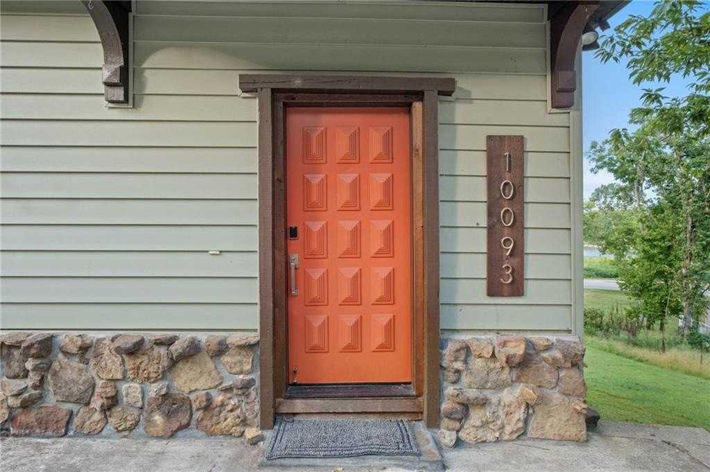 10093 Oklahoma Dr - Photo 3 of 42