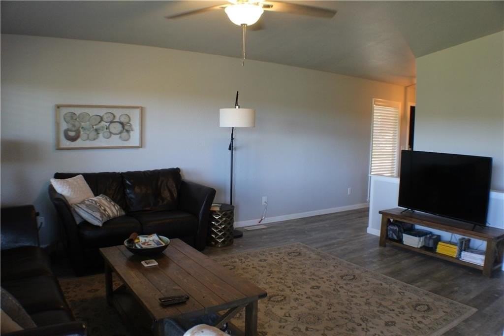 4 Tilbury Ln - Photo 4 of 25