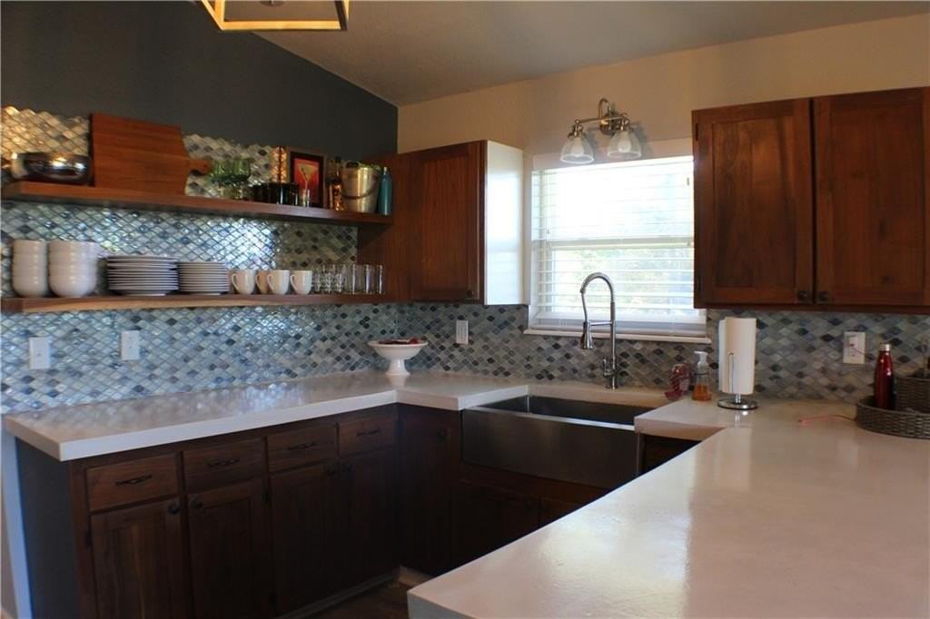 4 Tilbury Ln - Photo 7 of 25