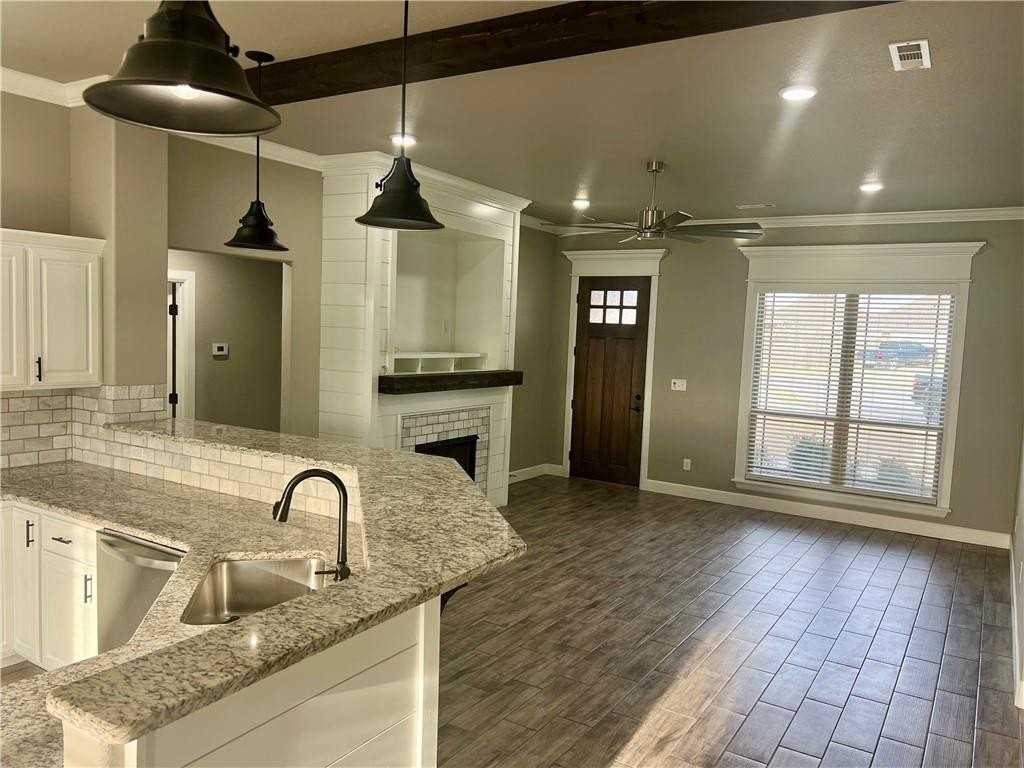 1121 Cannon Dr - Photo 3 of 6