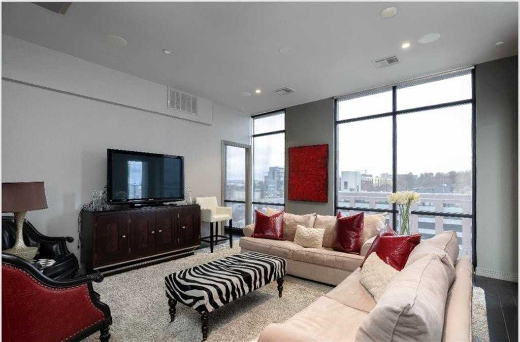 401 W Watson St #504 - Photo 4 of 23