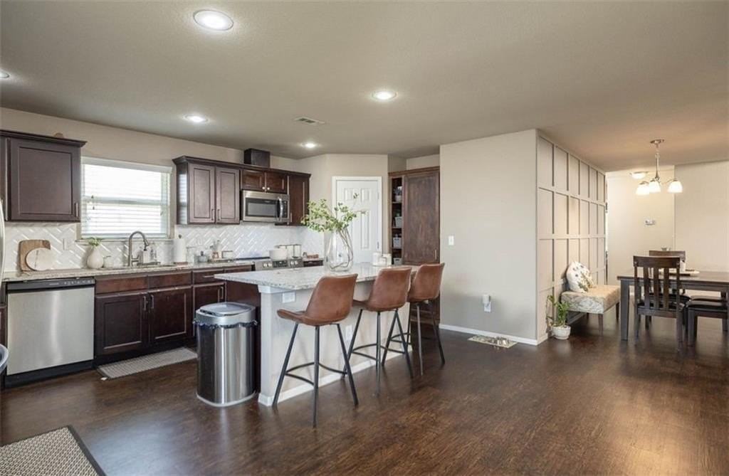 6108 Sw Warrington Rd - Photo 7 of 27