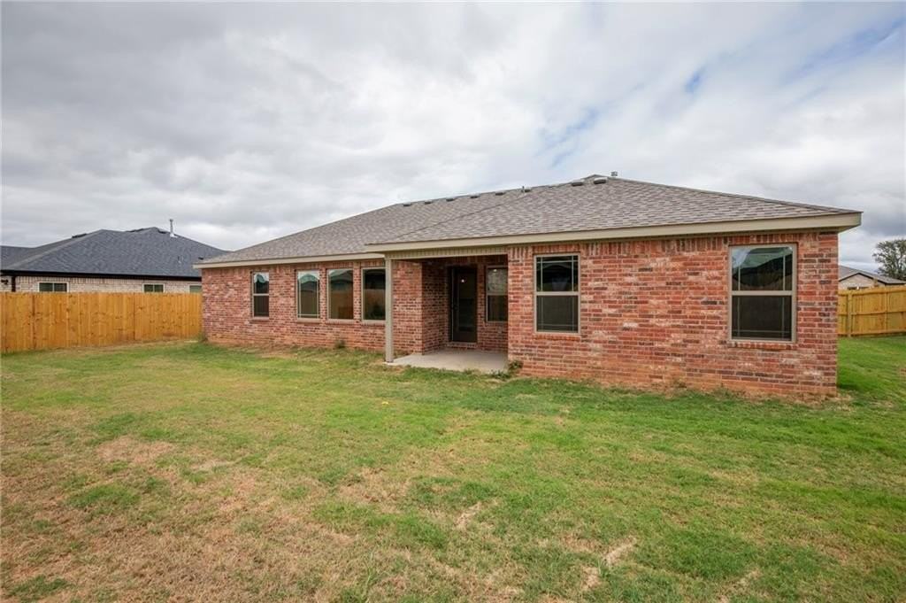 1029 Autumn Royal Ave - Photo 4 of 17