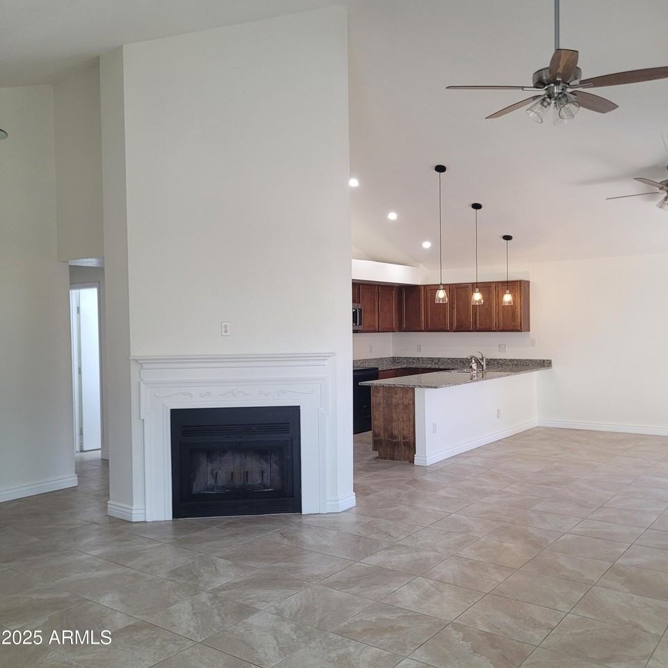 1622 N Comanche Dr - Photo 7 of 35