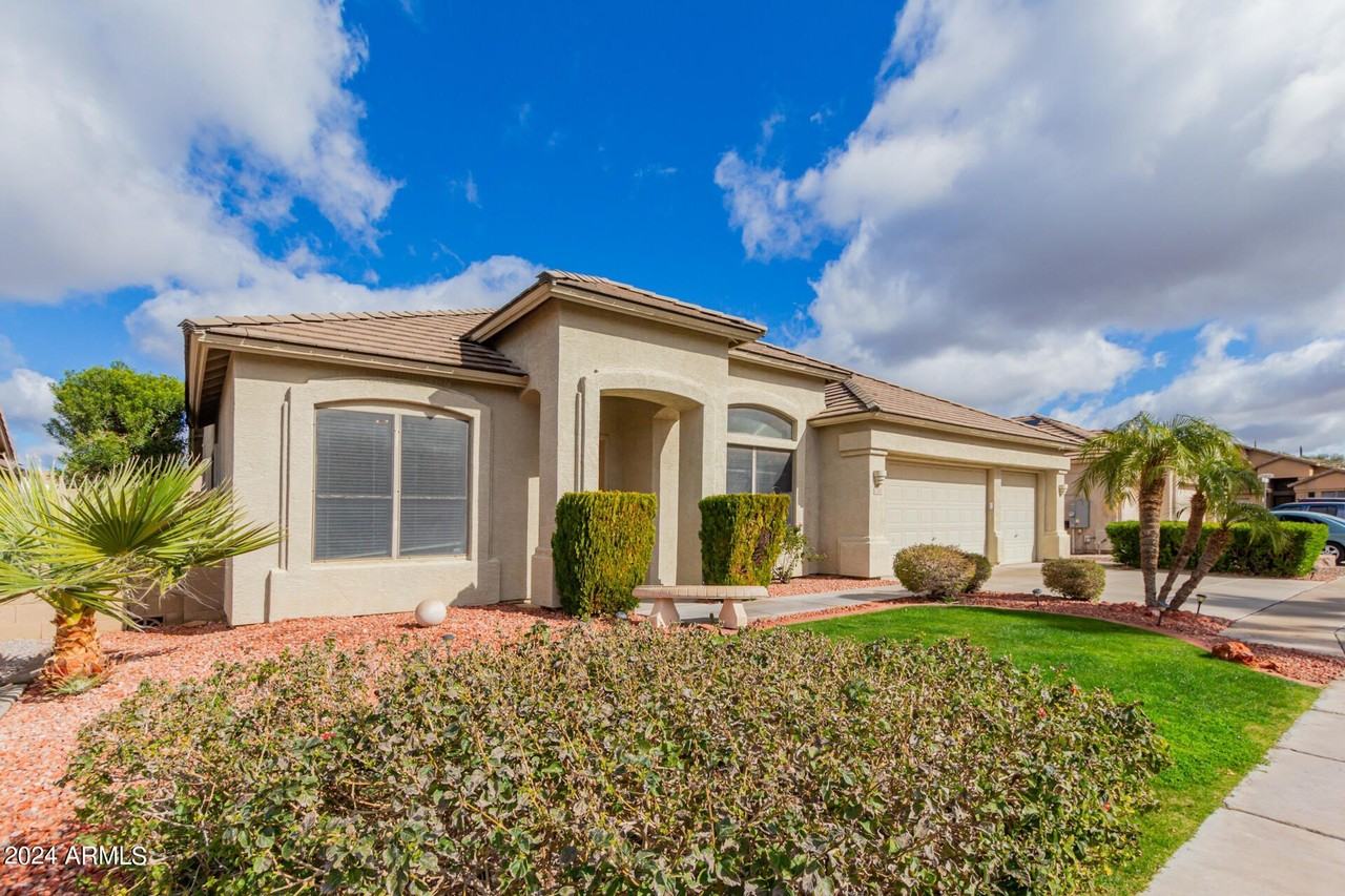 6530 W Chester Rd - Photo 3 of 14