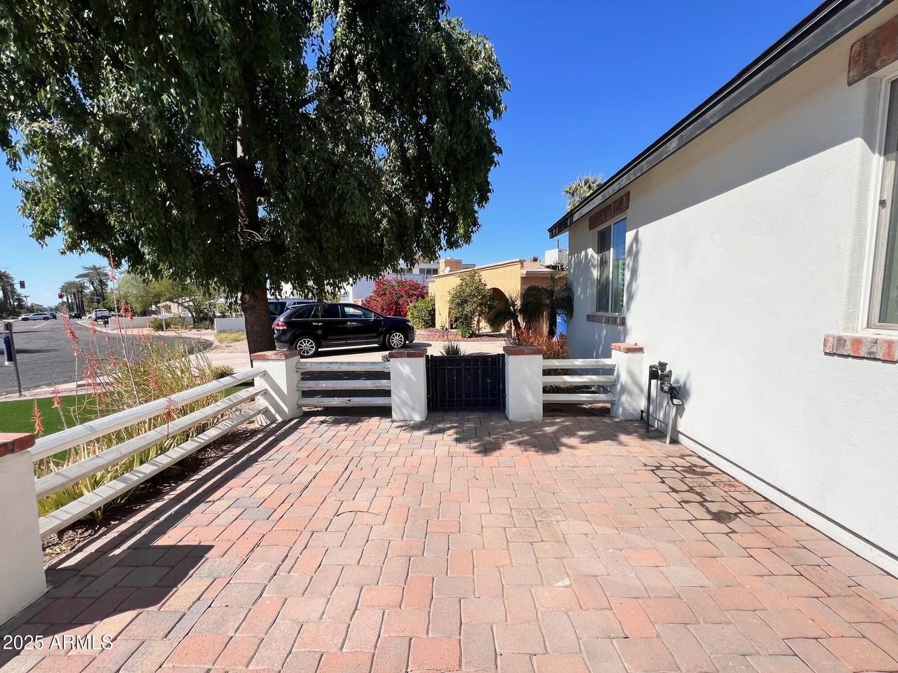 4426 E Campbell Ave - Photo 4 of 50