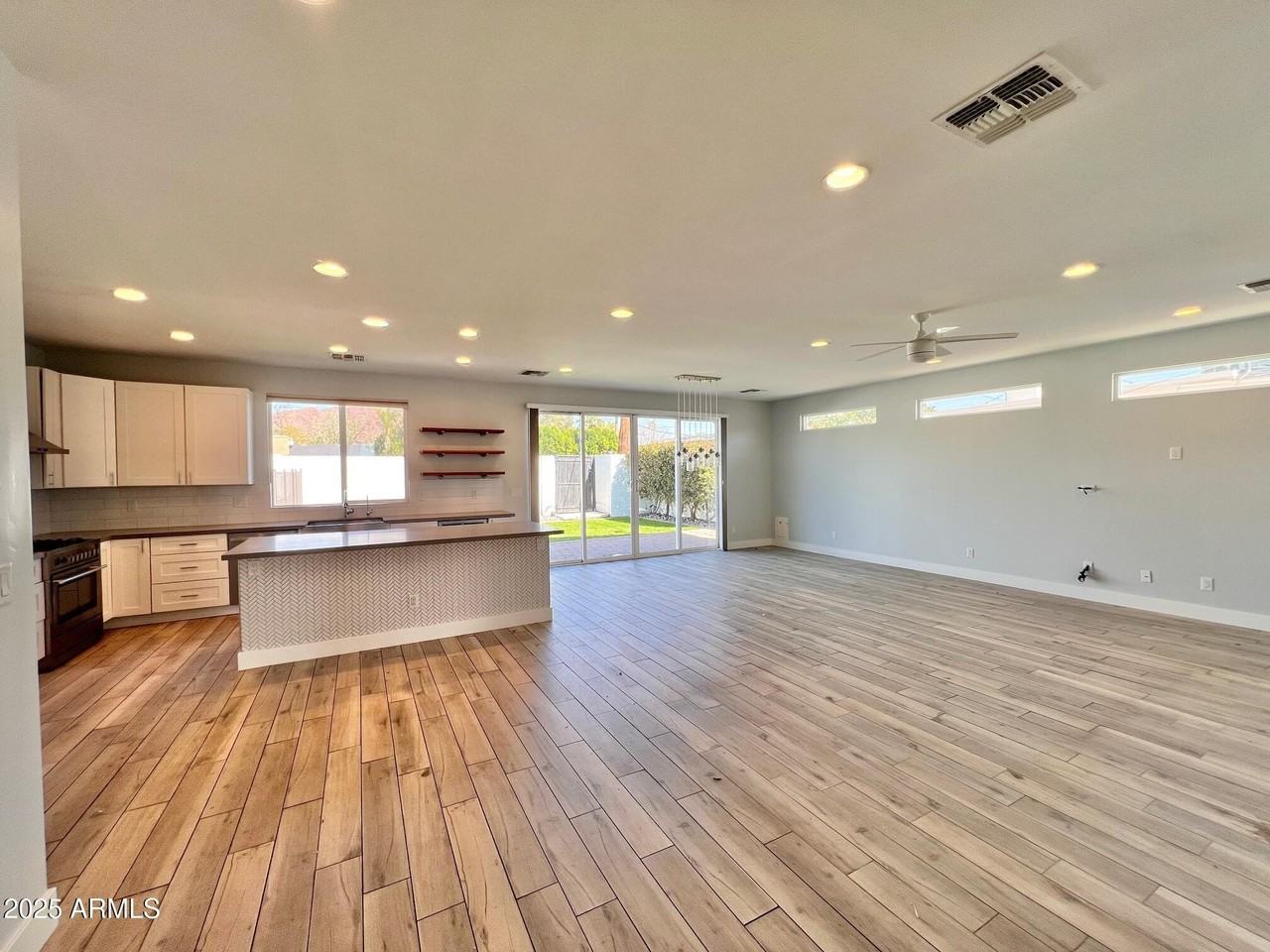 4426 E Campbell Ave - Photo 6 of 50