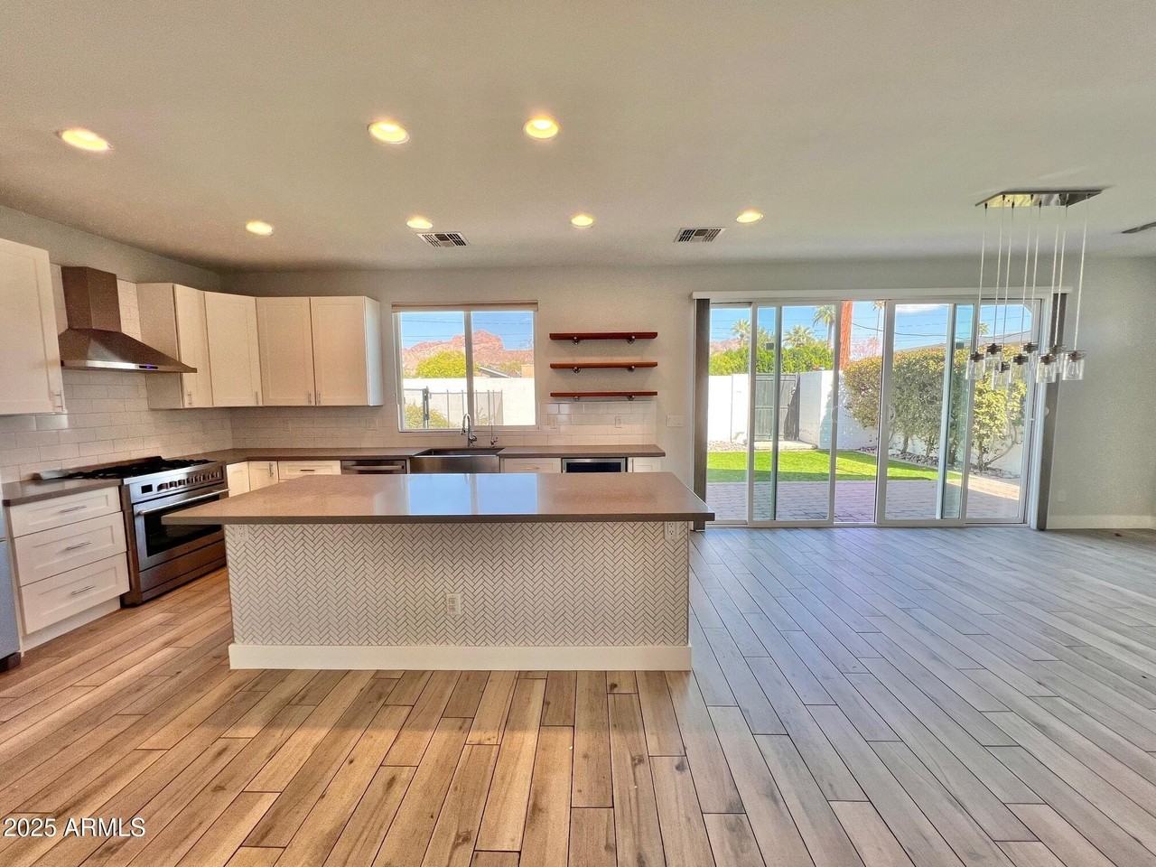 4426 E Campbell Ave - Photo 7 of 50