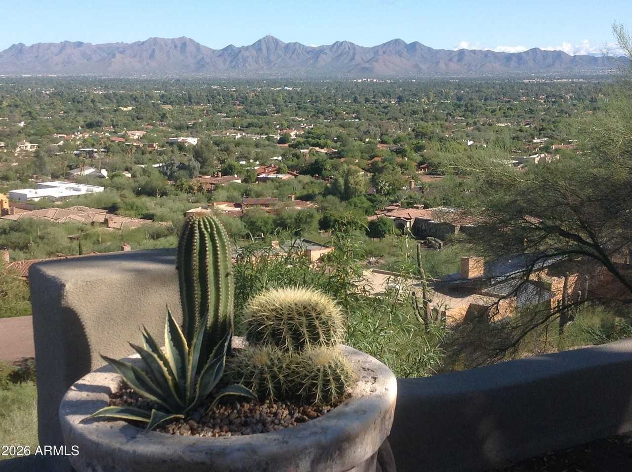 6301 E Hummingbird Ln - Photo 3 of 12